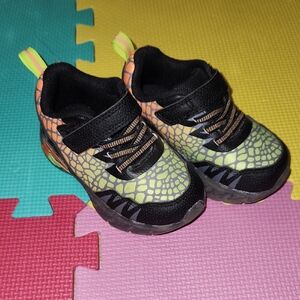 Kids' Black and Green Shoes Kyle Boys Size 7, Like New, Worn 1 Time